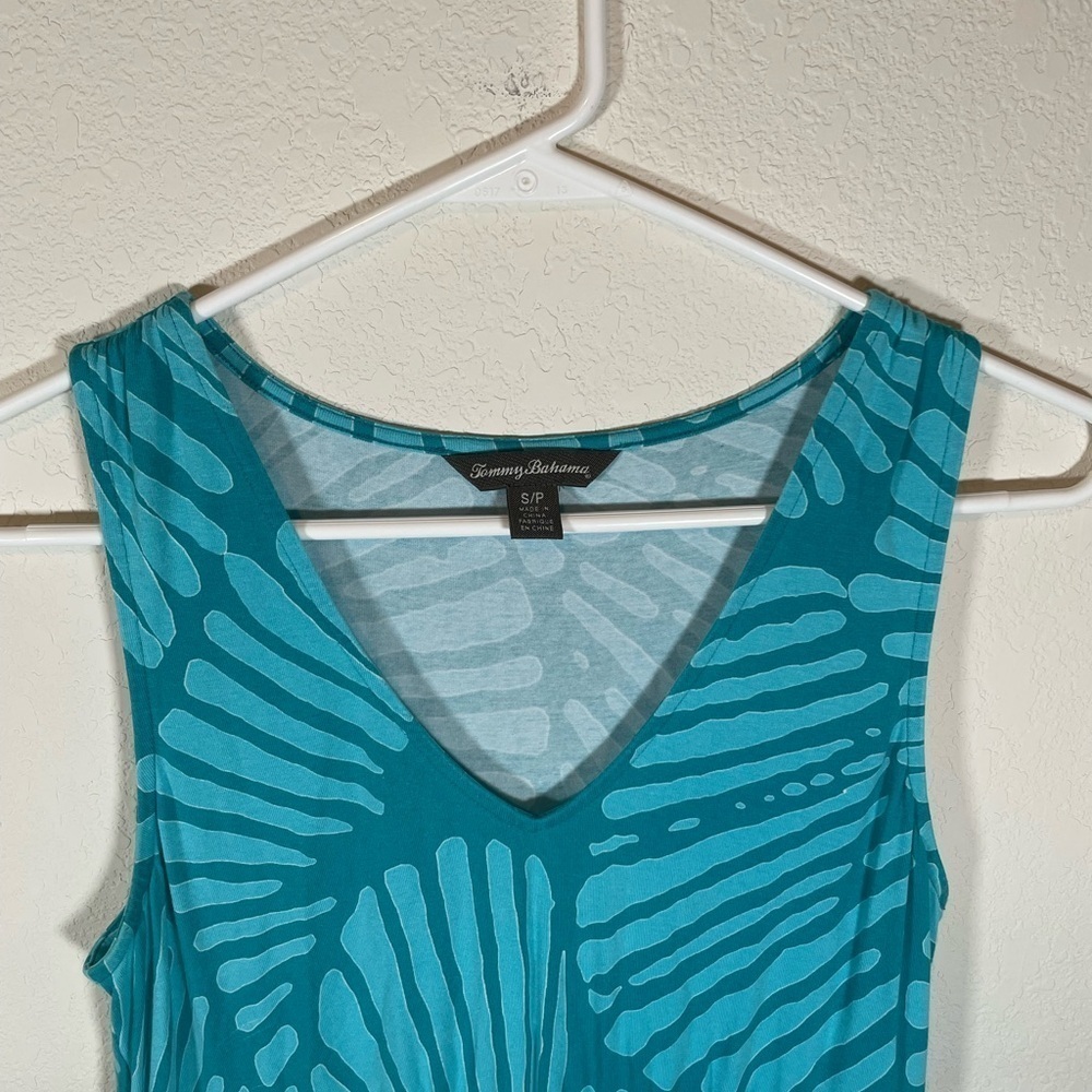 Tommy Bahama V-Neck Sleeveless Shell Print Turquoise Dress - Picture 4 of 6